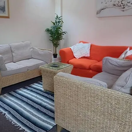 Unique 3 Bedroom Entire House Near Royal Mile * 爱丁堡