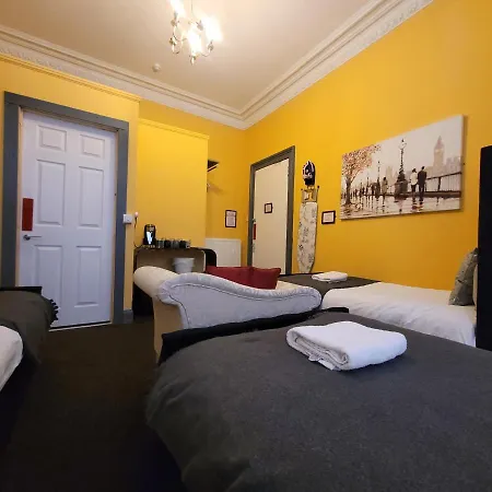 - Gilmore בית הארחה 3*