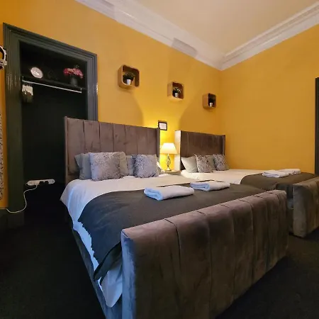 - Gilmore אדינבורו