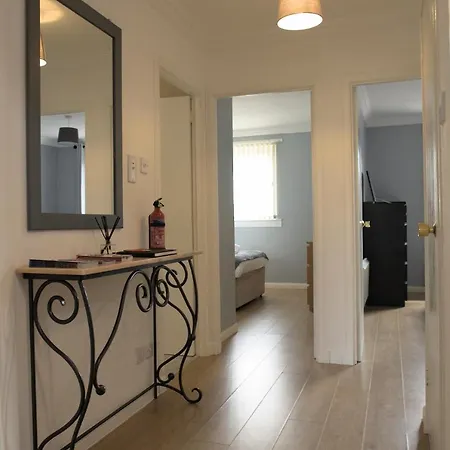 Modern 2-bed Haven, Free Parking אדינבורו