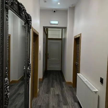 Thistle Hotel apartamentowy *