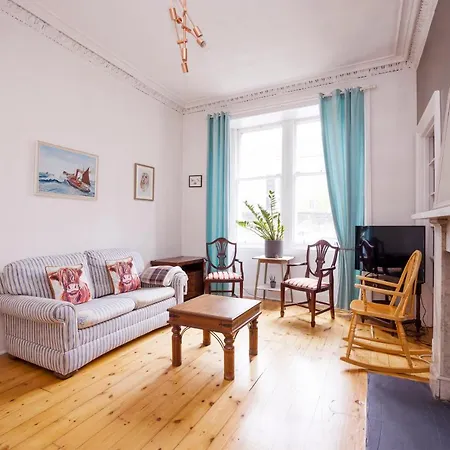 Joivy Splendid Near Haymarket * Edinburgh