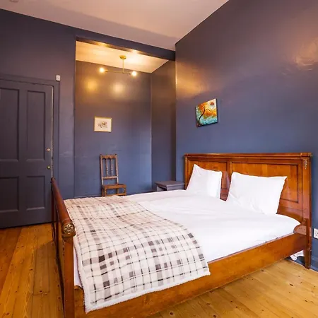 Joivy Splendid Near Haymarket * Edinburgh