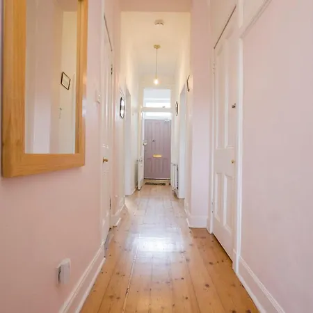 Joivy Splendid Near Haymarket Apartman *