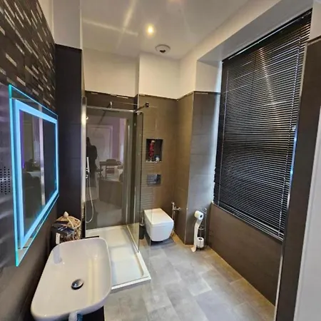 Privat bolig Luxury Family With Private Bathroom In The Heart Of