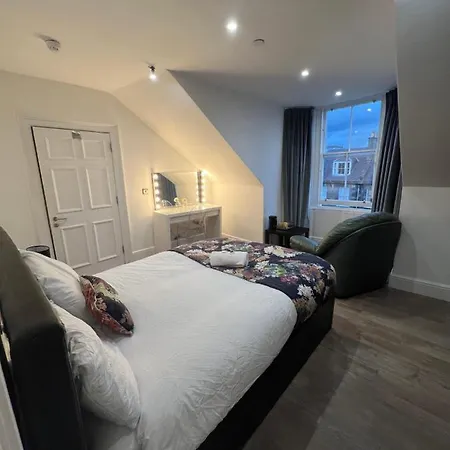 Luxury Double W/ Private Bathroom