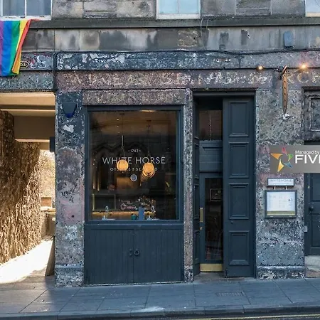 Luxury In Edinburgh's Old Town 아파트 *