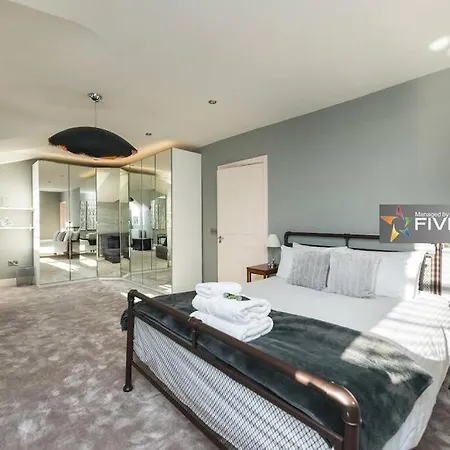 Luxury In Edinburgh's Old Town
