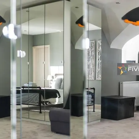 Luxury In Edinburgh's Old Town