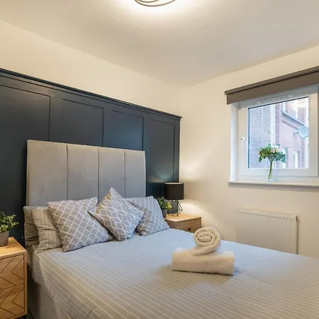 Modern 2bed Apartment-free Parking Appartement *