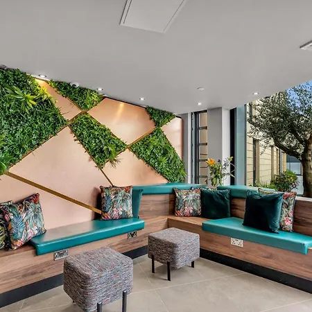 Ξενοδοχείο με διαμερίσματα Roomzzz