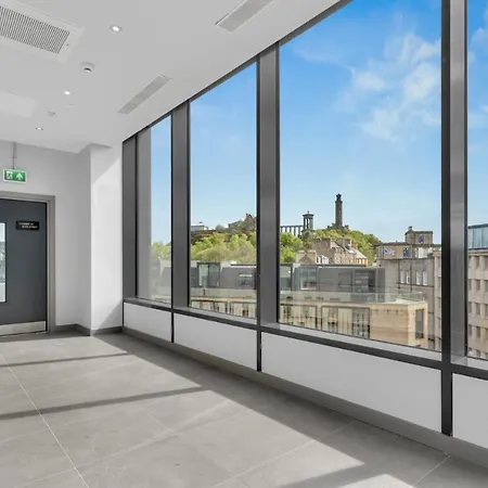 Ξενοδοχείο με διαμερίσματα Roomzzz