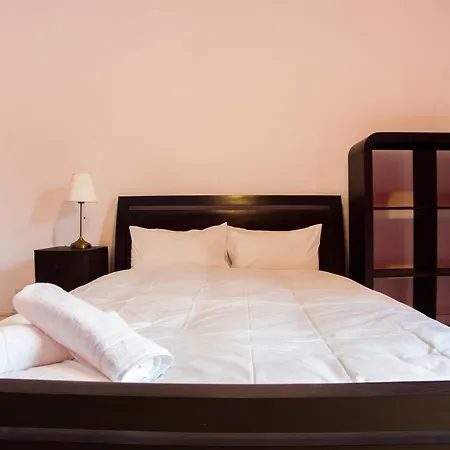 My Meadows, Centre Apartment, Sunny&spacious *