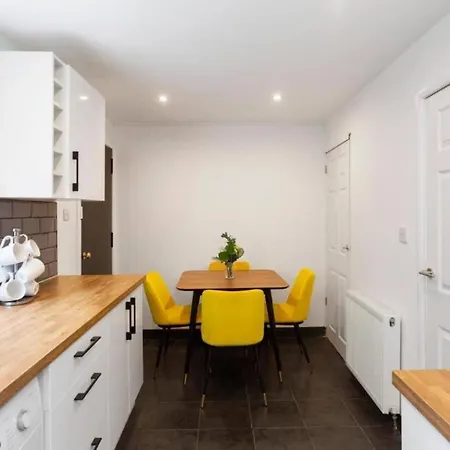 Boutique 3 Bed House - Parking - Garden * Edimburgo