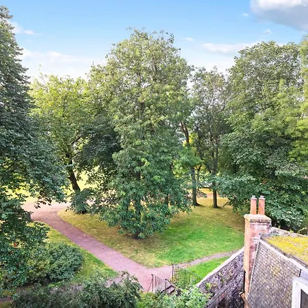 Holyrood Park Views Apartment *