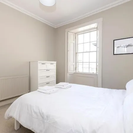 Elegant 2-bedroom In Centre Edynburg