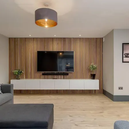 Immaculate 3 Bed With Private Entrance In Inverleith *