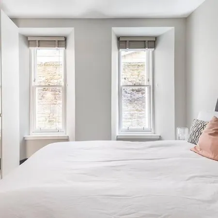 Immaculate 3 Bed With Private Entrance In Inverleith