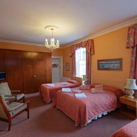 Averon Pensionat 3*