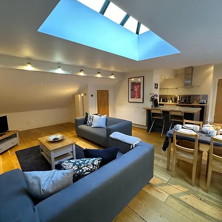 Thistle Lane *