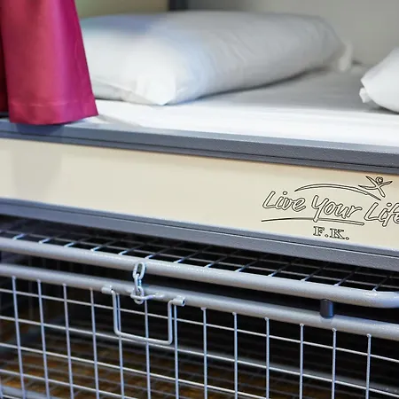 St Christopher's - Old Town Хостел