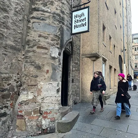 High Street - Over 18s Only, Backpackers Atmosphere (adults Only) *