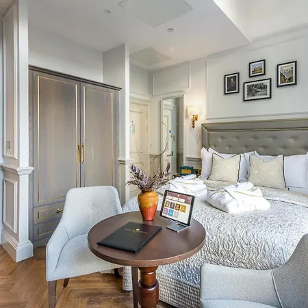 Righ Residences - George Street Aparthotel *