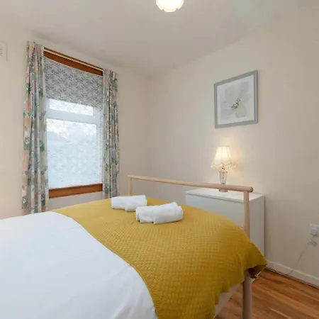 Pass The Keys Spacious Murrayfield Flat * Edinburgh
