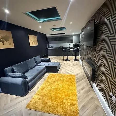 Murrayfield Stadium Basement ,murieston -3 Bed 3 Bath *