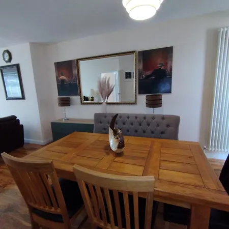 3 Bed House In - Private Parking Vila Edinburgh