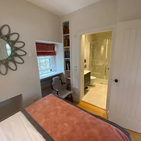 7a The Mews - In The