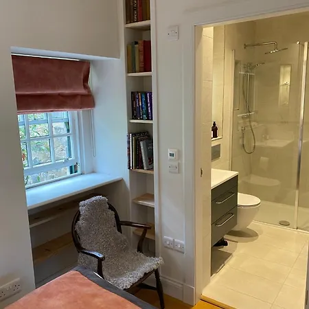 7a The Mews - In The