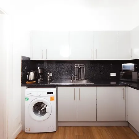 Desirable By The Centre Apartment *