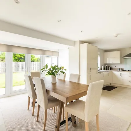 Сasa de vacaciones Luxury Detached *