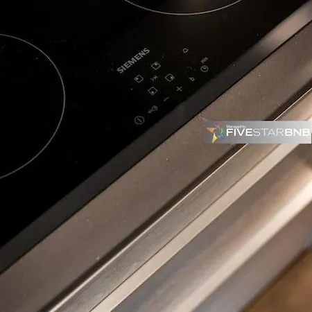 Cool Urban With Stunning Castle Views Apartment *