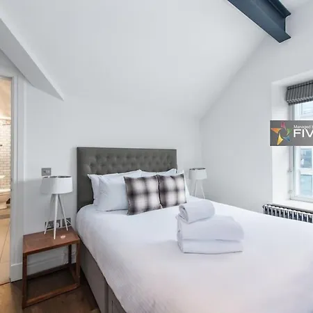 Apartment Cool Urban With Stunning Castle Views *