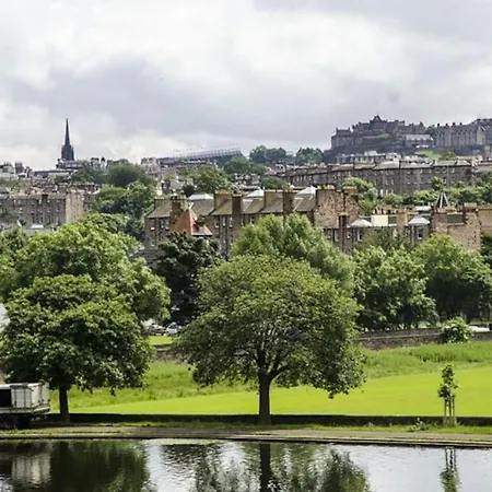 Beautiful Victorian Close To The Botanical Gardens, Free Parking! * Edinburgh