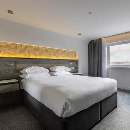 Doubletree By Hilton Edinburgh - Queensferry Crossing Hotel 4*