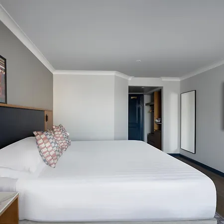 Marriott Holyrood 4*