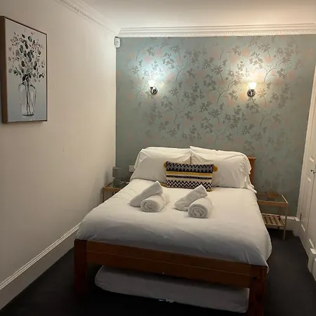 Apartment The Well Court *