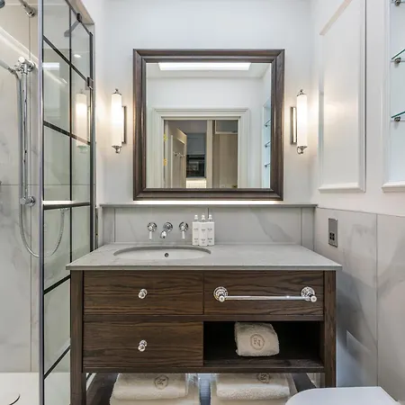 Righ Residences - George Street * Edimburgo