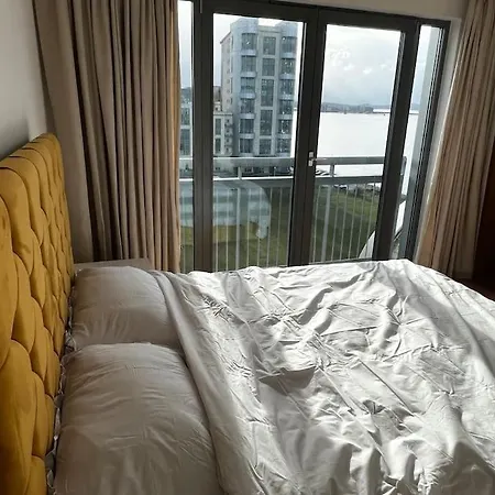 Spacious Penthouse * Edinburgh