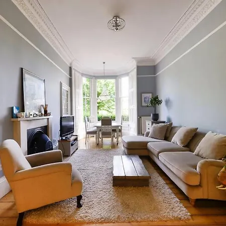 Guestready - Lovely & Overlooking Castle *