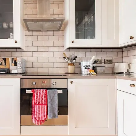 アパート Holyrood Park: Lush & Arty 2 Double Bed Flat