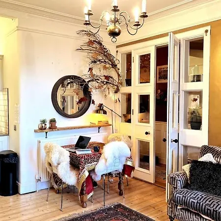 アパート Holyrood Park: Lush & Arty 2 Double Bed Flat