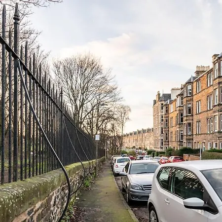 아파트 The Holyrood Park Hideaway Is A Lush & Arty 2 Double Bed 에든버러