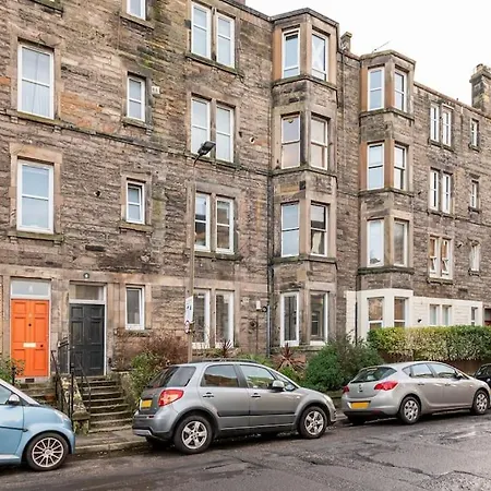 The Holyrood Park Hideaway Is A Lush & Arty 2 Double Bed 아파트 에든버러