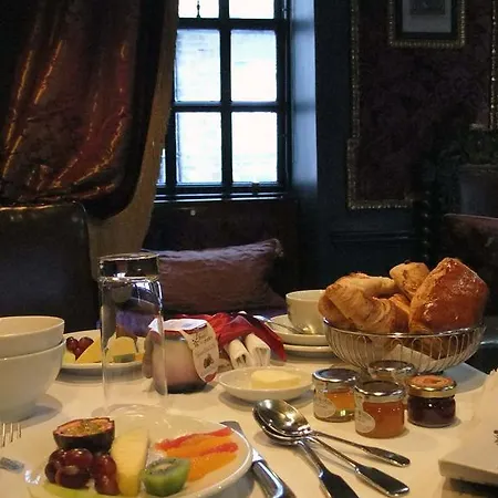 The Witchery By The Castle 5*