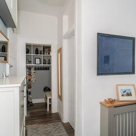 Apartamento Pass The Keys Trendy Historic Flat Sleeps 4 To 6 Near Leith Shore