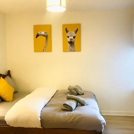 Spacious Centre Flat Free Parking& Superfast Wifi * Эдинбург